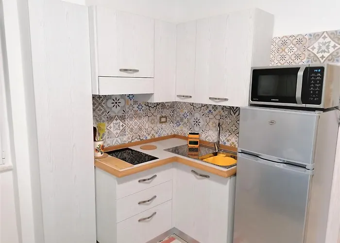 Parco Dei Gerani - Il Monolocale E La - And 3* Φόρμια